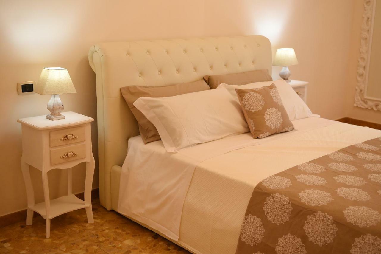 B&B Bonnes Suites Napoli Eksteriør billede